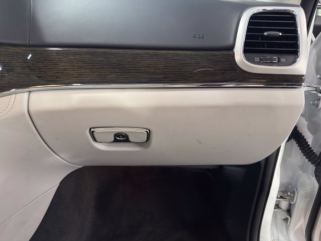 Used 2021 Jeep Grand Cherokee Summit AWD/4WD image 25