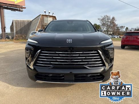 Used 2025 Buick Enclave Preferred image 2