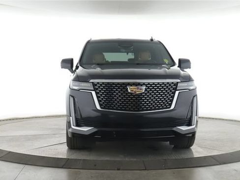 Used 2024 Cadillac Escalade Premium Luxury w/ Performance Package AWD/4WD image 13