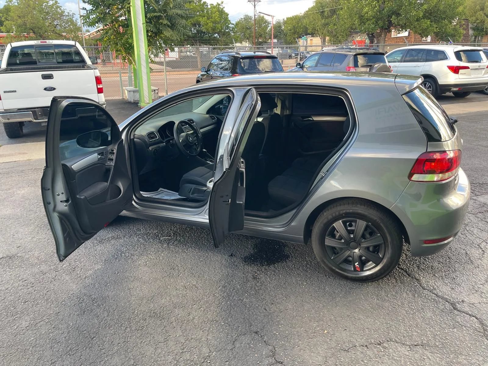 Used 2013 Volkswagen Golf 4-Door FWD image 14