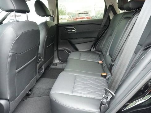 New 2025 Nissan Rogue Platinum w/ Tech Package image 7