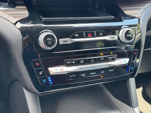 Used 2022 Ford Explorer Limited RWD image 19