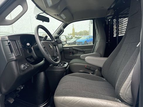 Used 2023 Chevrolet Express 2500 w/ Driver Convenience Package image 9