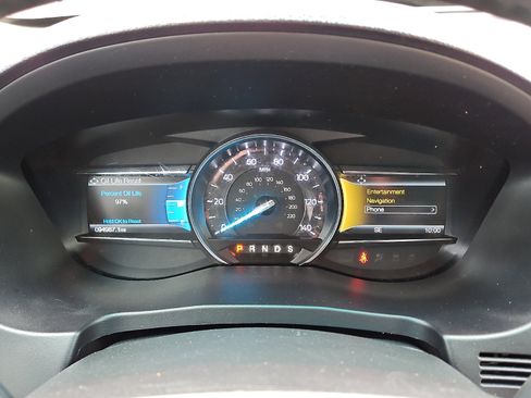 Used 2018 Ford Explorer XLT w/ Equipment Group 202A image 19