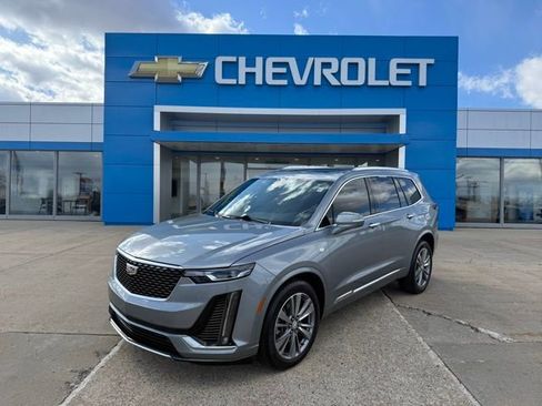 Used 2025 Cadillac XT6 Premium Luxury image 1