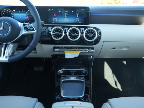 New 2026 Mercedes-Benz CLA 250 4MATIC image 25