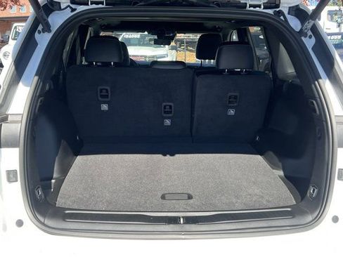 New 2025 Jeep Grand Cherokee Altitude image 13