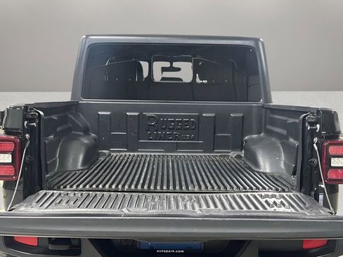 Used 2020 Jeep Gladiator Overland image 18