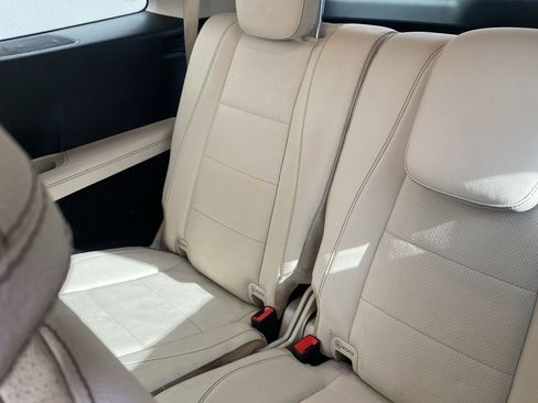 Used 2024 Mercedes-Benz GLS 450 4MATIC image 12