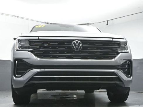 Used 2024 Volkswagen Atlas Cross Sport SEL R-Line AWD/4WD image 35