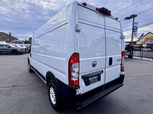 Used 2025 RAM ProMaster 2500 w/ Storage Group image 5