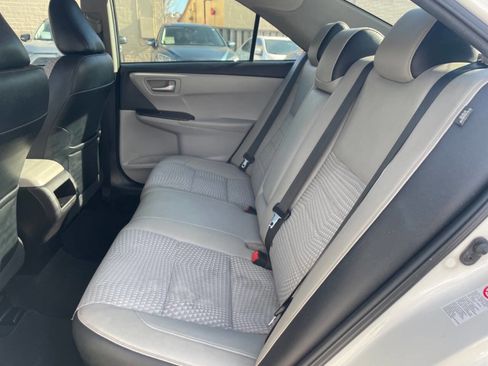 Used 2015 Toyota Camry SE image 9
