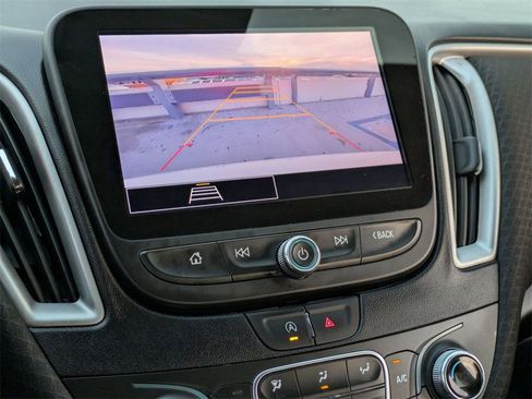 Used 2024 Chevrolet Malibu LT image 16