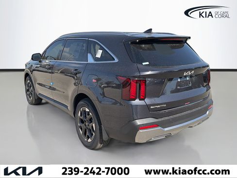 New 2026 Kia Sorento S image 3