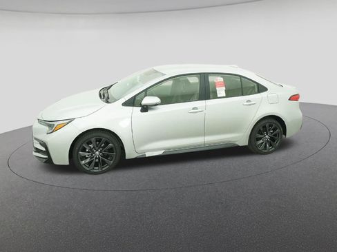 New 2026 Toyota Corolla SE image 2
