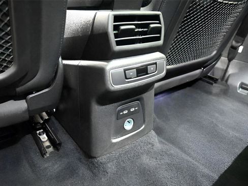 Used 2022 Audi Q4 e-tron Premium image 16