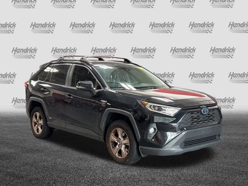 Used 2020 Toyota RAV4 XLE AWD/4WD image 2