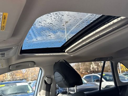 Used 2021 Toyota RAV4 XLE image 17