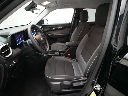 Used 2025 Chevrolet TrailBlazer LT image 7