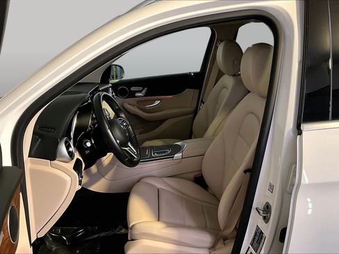 Used 2022 Mercedes-Benz GLC 300 4MATIC image 9