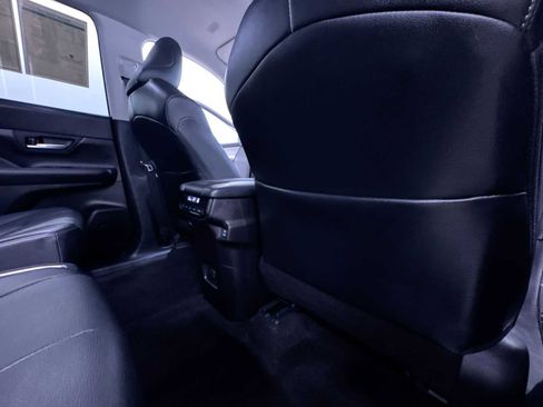 Used 2025 Toyota Grand Highlander AWD image 32