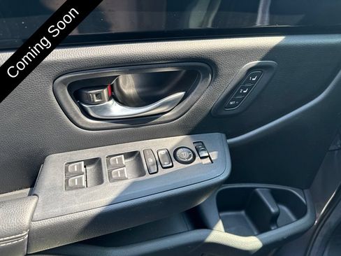 Used 2025 Honda Pilot Touring image 8