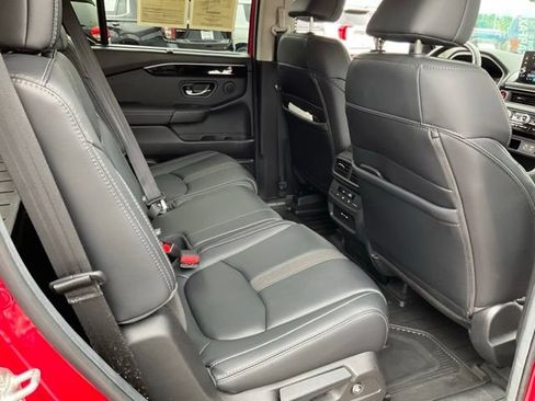 Used 2025 Honda Pilot EX-L image 19