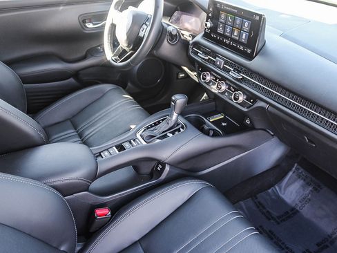 Used 2024 Honda HR-V EX-L image 17