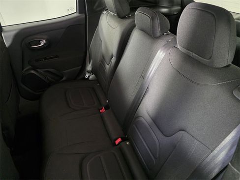 Certified 2019 Jeep Renegade Latitude image 16