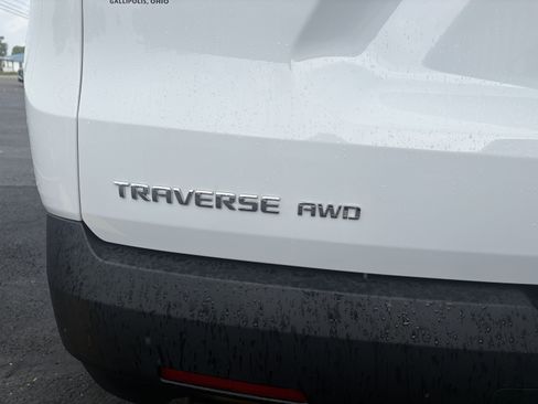 Used 2023 Chevrolet Traverse LT w/ LT Premium Package AWD/4WD image 5