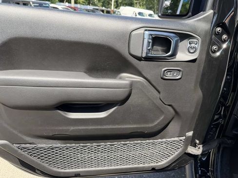 Used 2026 Jeep Wrangler Unlimited Rubicon AWD/4WD image 24