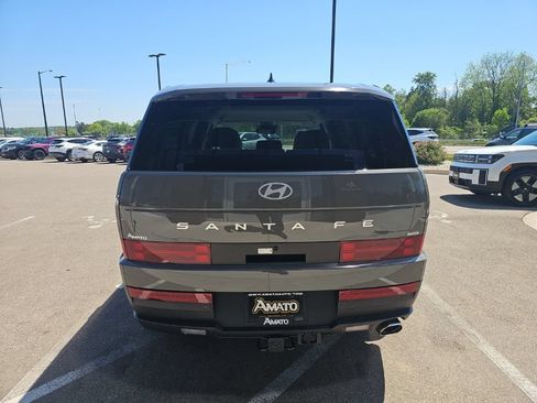 Certified 2025 Hyundai Santa Fe SE w/ Tow & Go Package AWD/4WD image 4