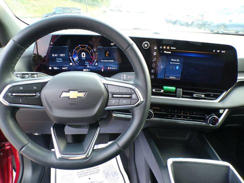 Used 2025 Chevrolet Equinox LT w/ Safety and Technology Package AWD/4WD image 10