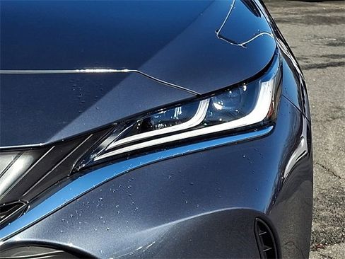 Certified 2024 Toyota Venza Limited image 9