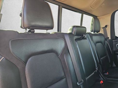 Used 2019 RAM 1500 Laramie RWD image 16