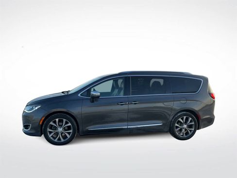 Used 2018 Chrysler Pacifica Limited w/ Tire & Wheel Group image 5