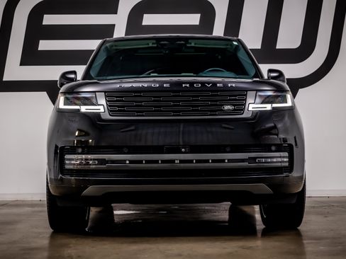 Used 2024 Land Rover Range Rover SE AWD/4WD image 4