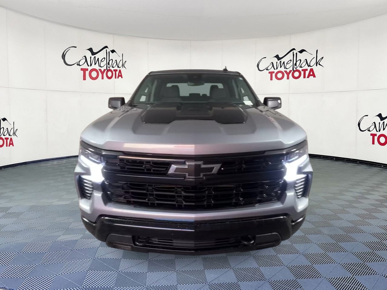 Used 2026 Chevrolet Silverado 1500 LT Trail Boss w/ Dark Appearance Package AWD/4WD image 5