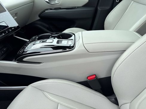 Used 2024 Hyundai Tucson Limited image 15