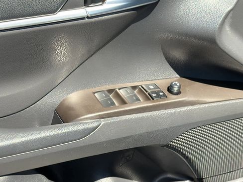Used 2023 Toyota Camry SE FWD image 22