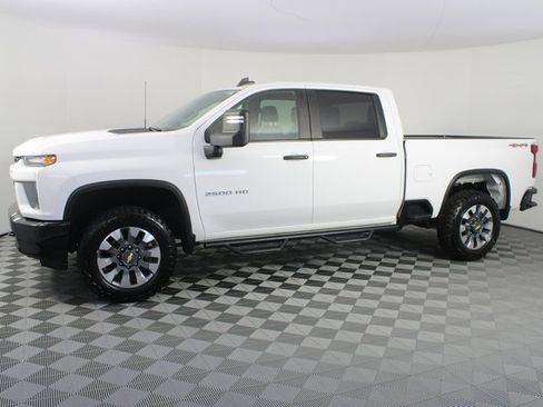 Used 2022 Chevrolet Silverado 2500 Custom w/ Custom Value Package image 2