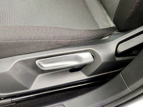 Used 2019 Volkswagen Jetta R-Line FWD image 11