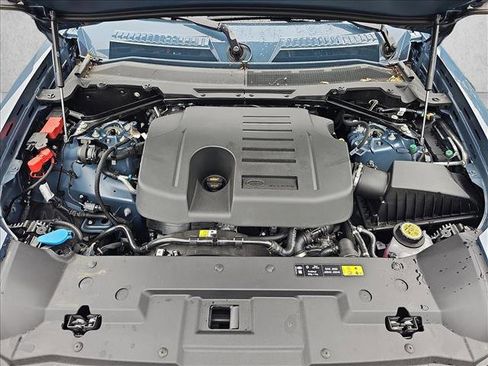 Used 2025 Land Rover Defender 110 S image 29