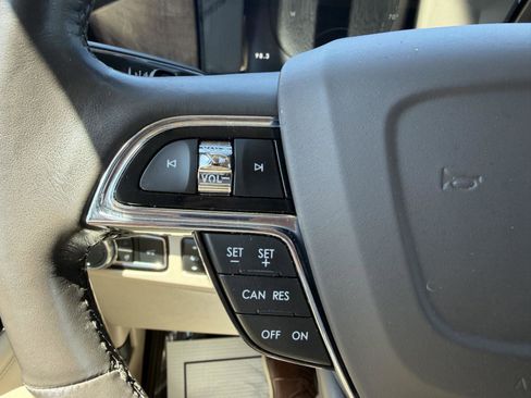 Used 2021 Lincoln Navigator 4WD image 15