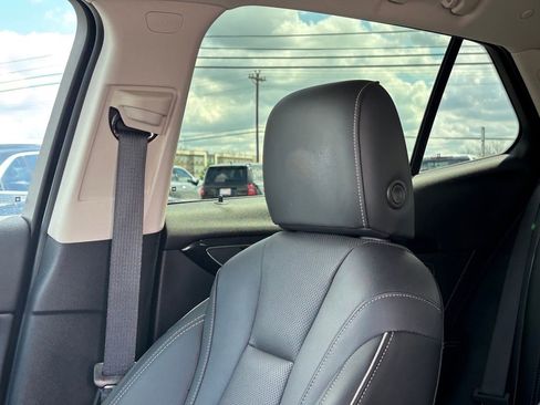 Used 2022 Buick Envision Essence w/ Technology Package I FWD image 11