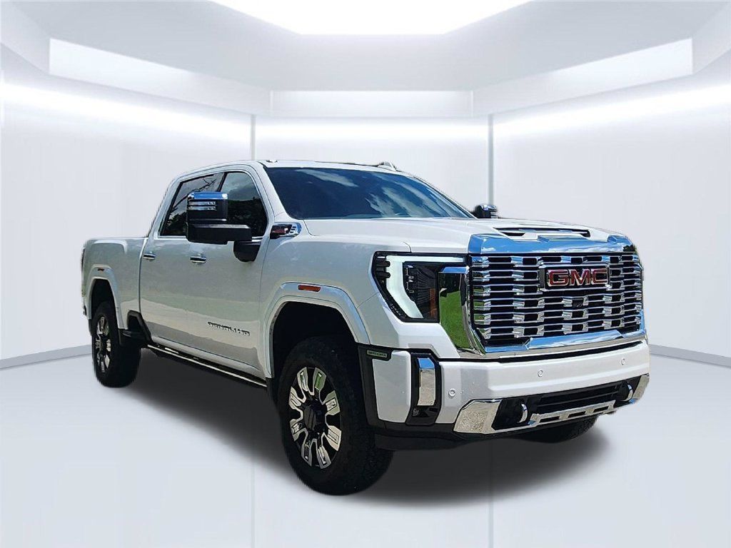 Used 2025 GMC Sierra 3500 Denali w/ Denali Reserve Package AWD/4WD image 3