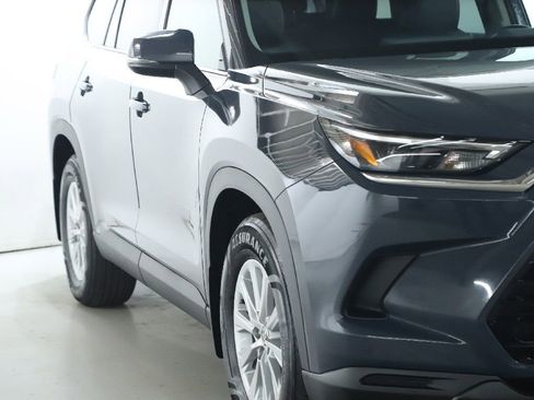 Used 2024 Toyota Grand Highlander XLE image 9