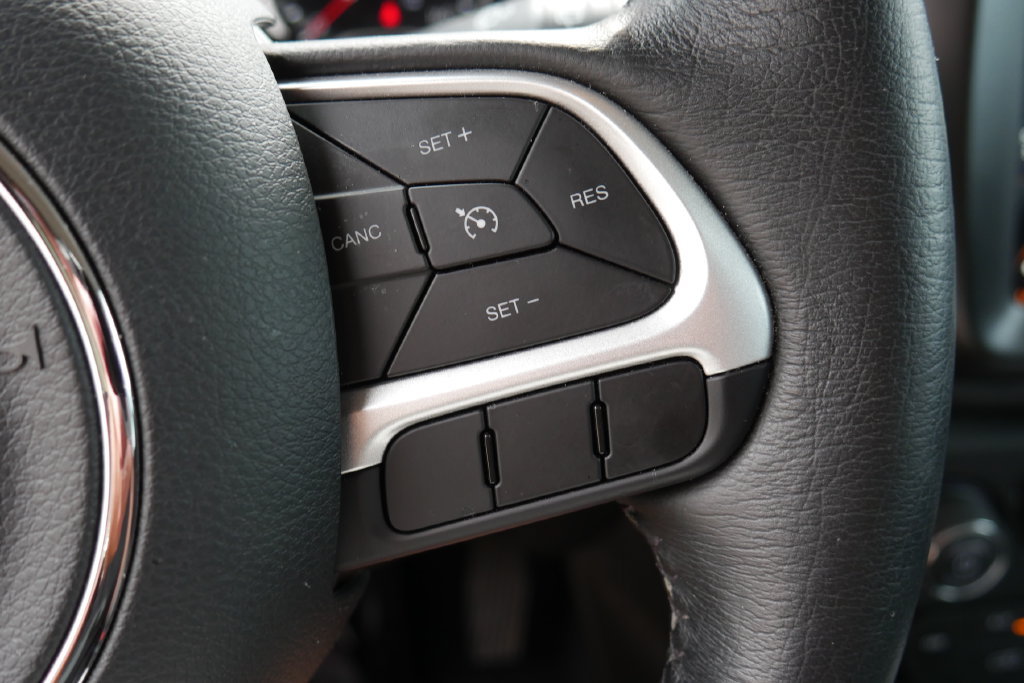 Used 2023 Jeep Renegade Latitude w/ Premium Group AWD/4WD image 22