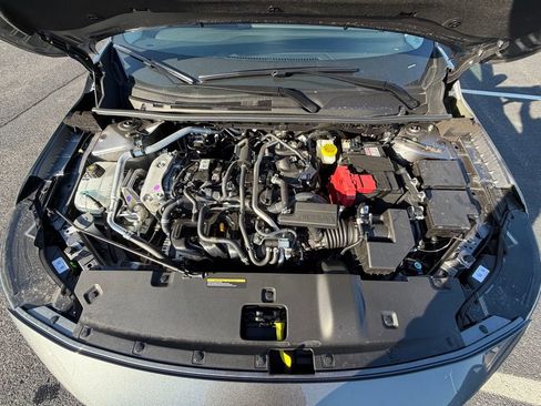 New 2026 Nissan Sentra SR w/ SR Premium Package FWD image 32
