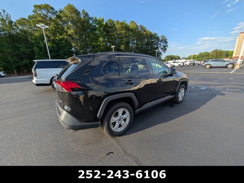 Used 2019 Toyota RAV4 XLE w/ Convenience Package FWD image 5